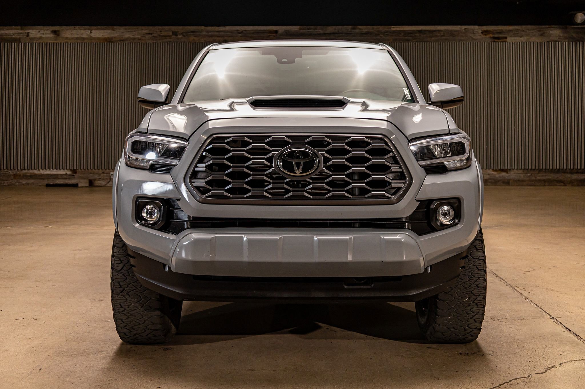 Used 2021 Toyota Tacoma TRD Sport w/ Technology Package image 2