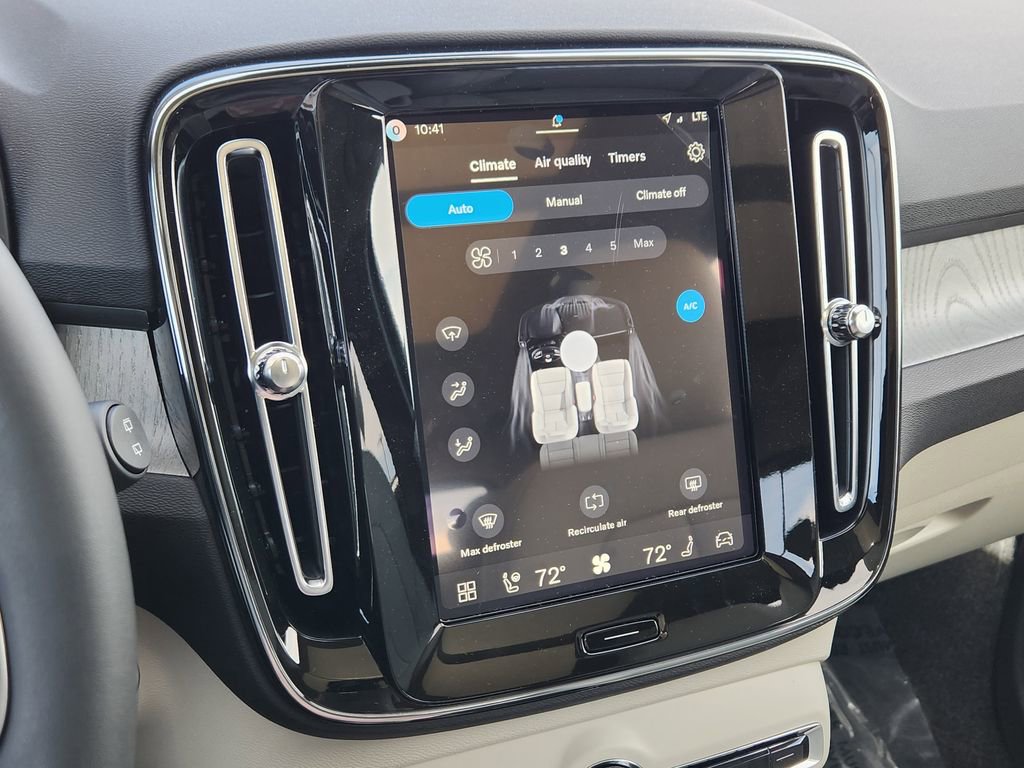 New 2026 Volvo XC40 B5 Plus w/ Protection Package Premier image 9