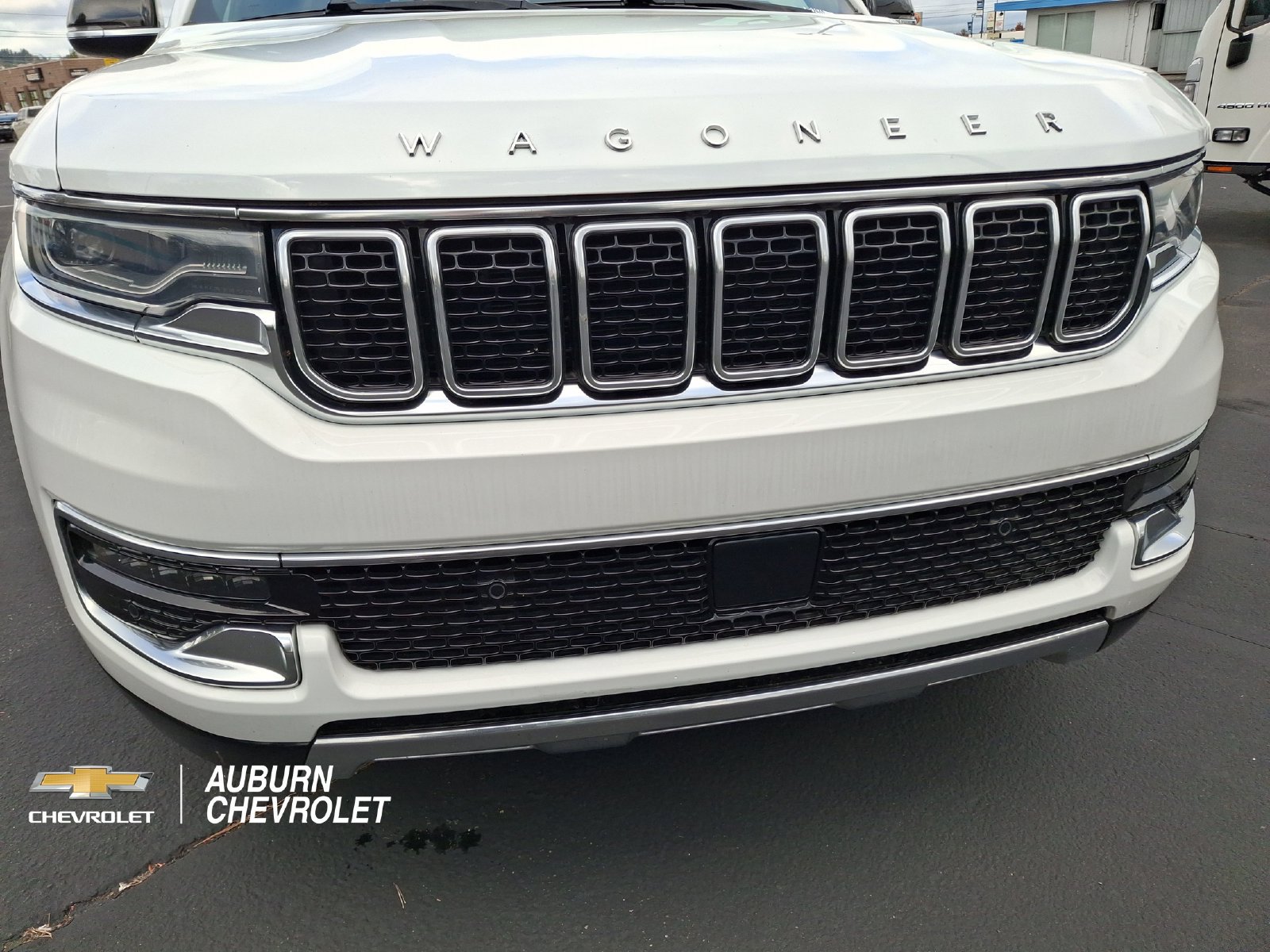 Used 2024 Jeep Wagoneer L Series III AWD/4WD image 24