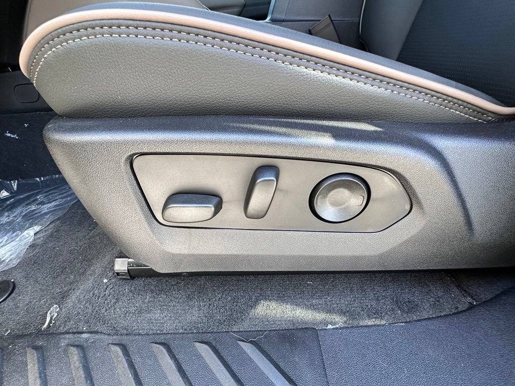 New 2026 GMC Canyon Denali AWD/4WD image 17
