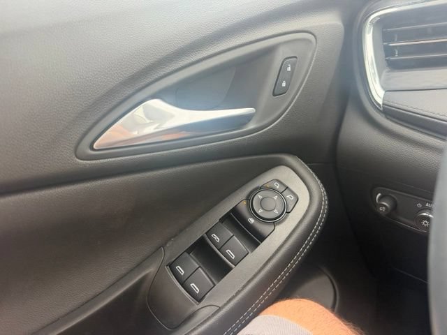 Used 2025 Buick Encore GX Preferred w/ Comfort Package FWD image 12