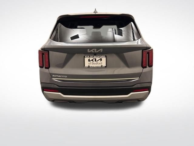 Certified 2025 Kia Sorento LX image 6