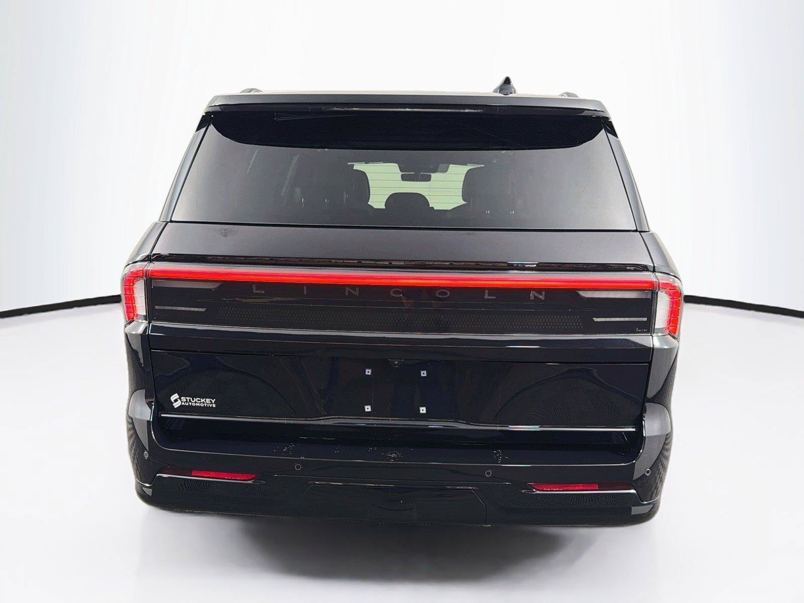 Used 2025 Lincoln Navigator L Reserve w/ Jet Appearance Package AWD/4WD image 10