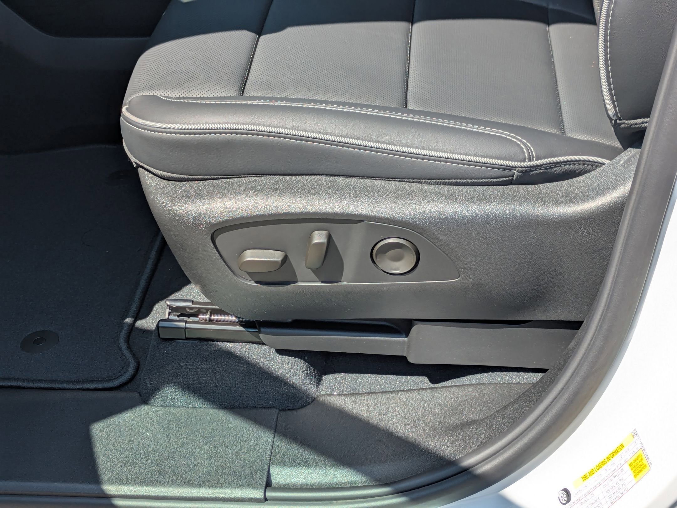 New 2026 Chevrolet Silverado EV LT image 12