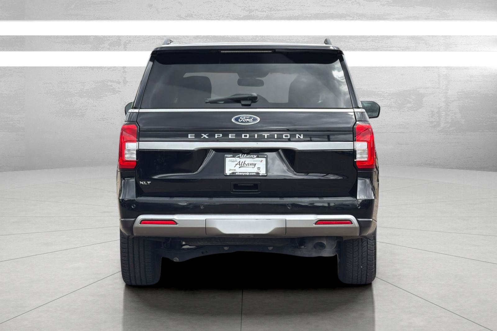 Used 2024 Ford Expedition XLT AWD/4WD image 7