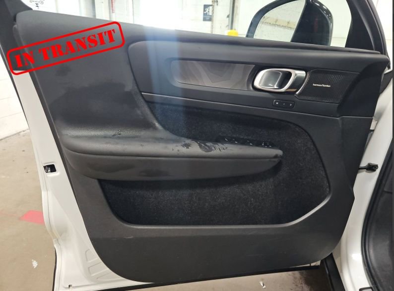 Used 2023 Volvo C40 P8 Recharge Ultimate image 20