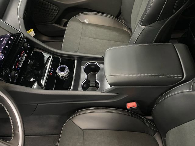 New 2025 Jeep Grand Cherokee Altitude image 21