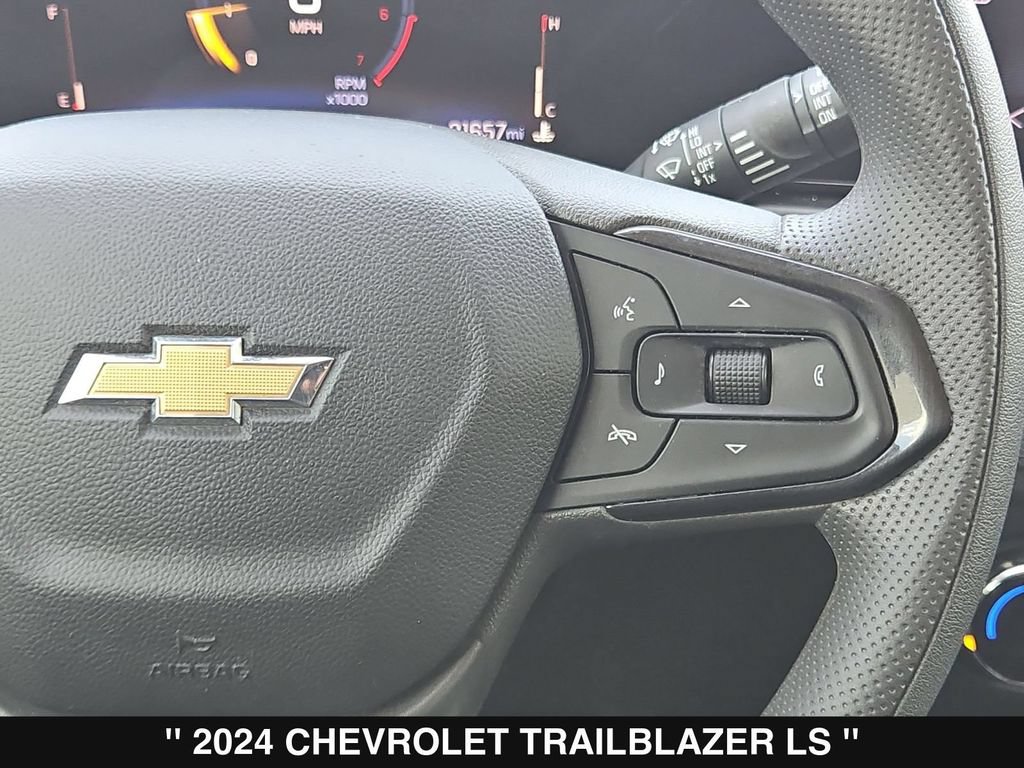 Used 2024 Chevrolet TrailBlazer LS w/ LS Convenience Package FWD image 23