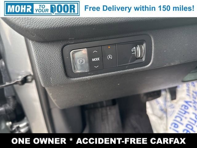 Used 2025 Chevrolet Traverse RS image 21