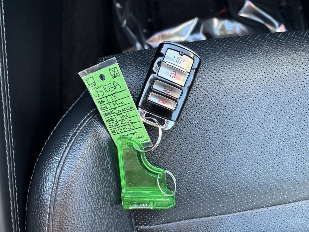 Used 2018 Kia Cadenza Technology image 25