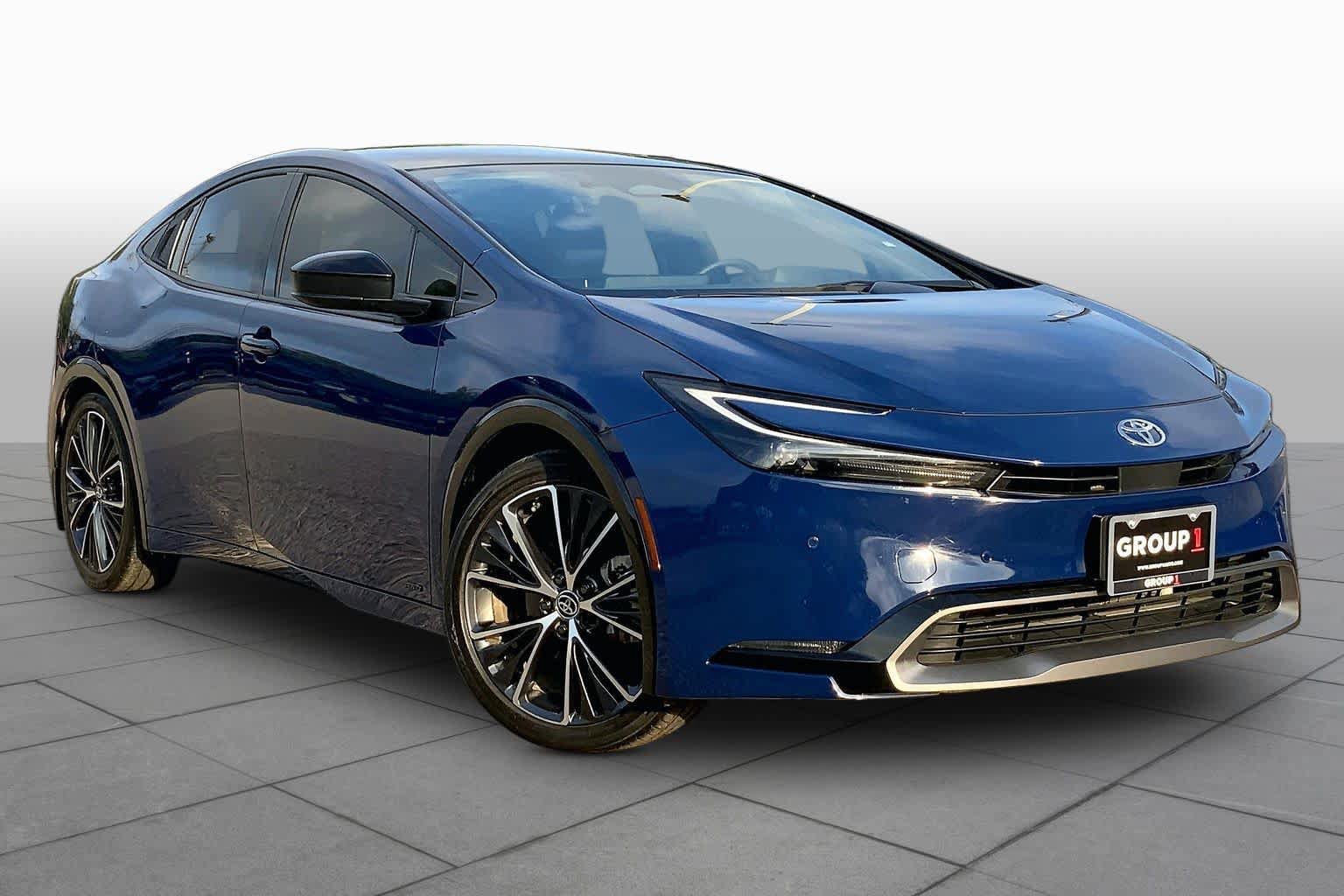 Used 2024 Toyota Prius XLE AWD/4WD image 3