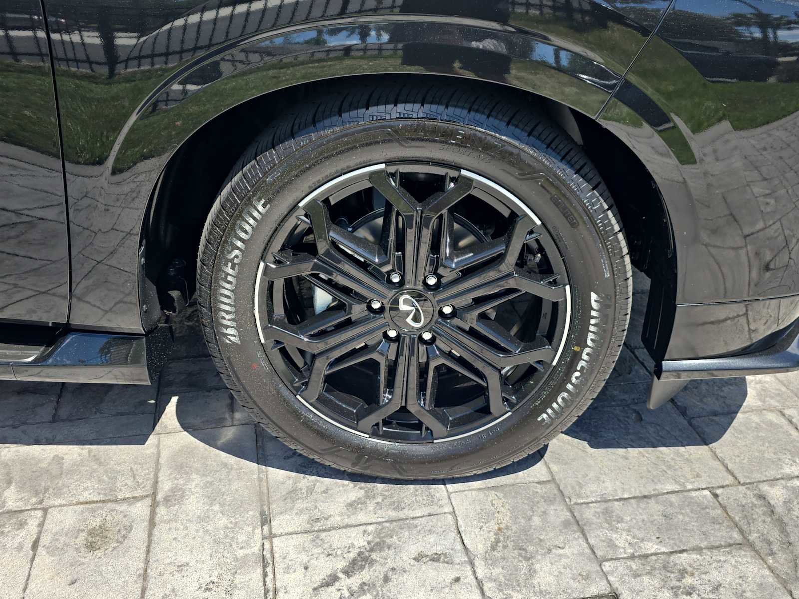 New 2026 INFINITI QX80 4WD image 3