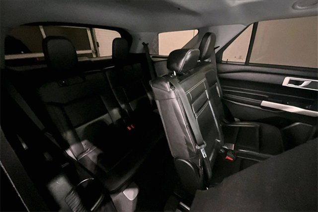 Used 2021 Ford Explorer XLT image 27
