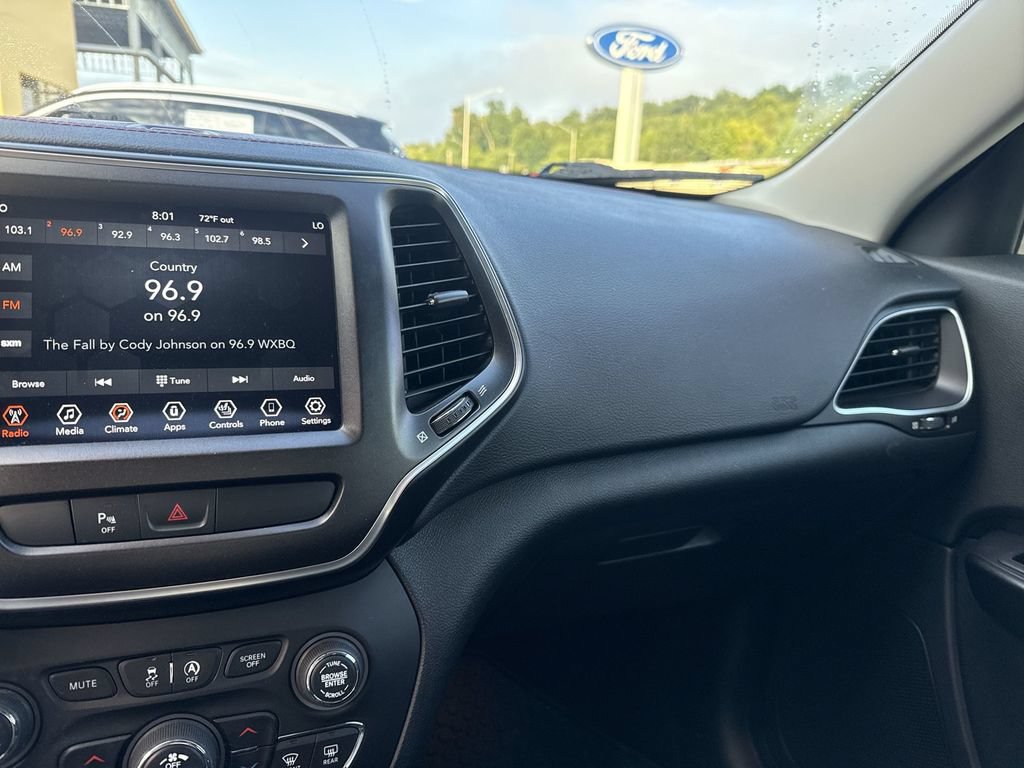 Used 2019 Jeep Cherokee Trailhawk w/ Comfort/Convenience Group AWD/4WD image 10