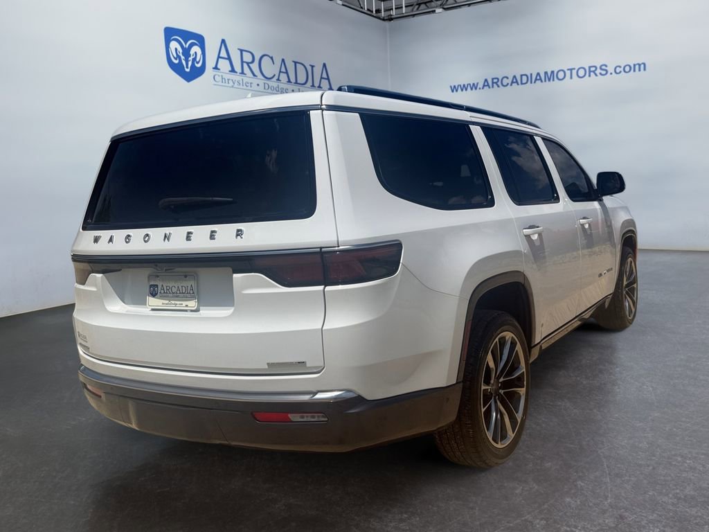 Used 2022 Jeep Wagoneer Series III w/ Premium Group I AWD/4WD image 4