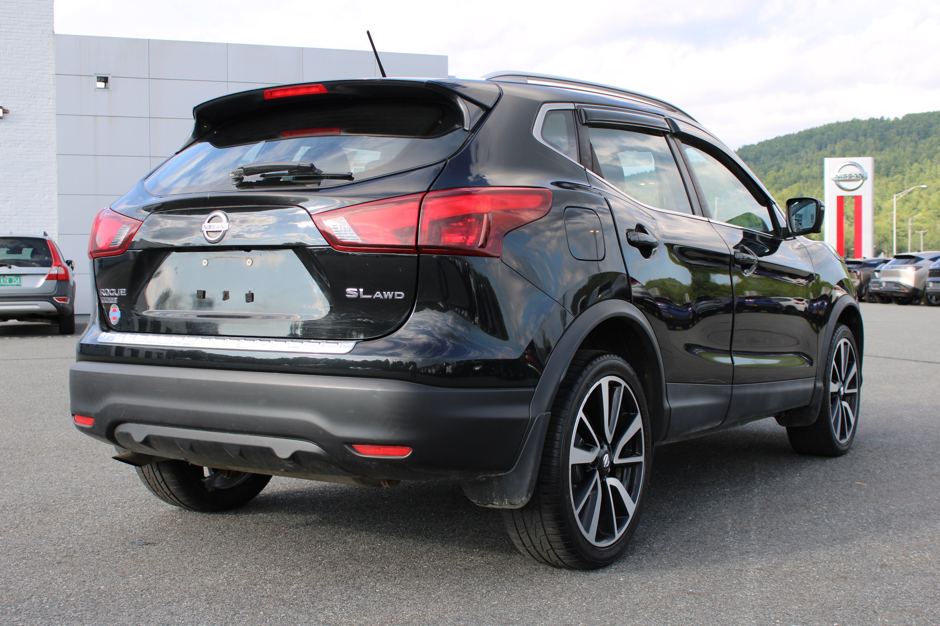 Used 2017 Nissan Rogue Sport SL AWD/4WD image 8