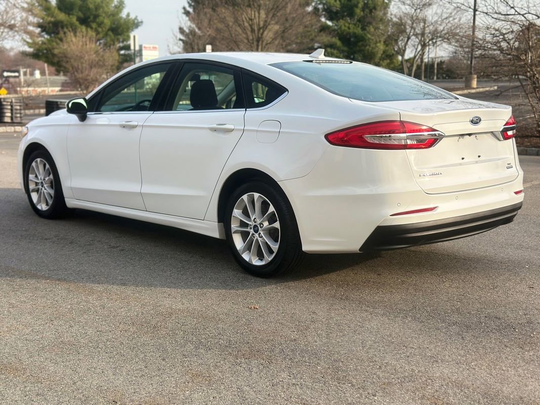 Used 2020 Ford Fusion SE image 5