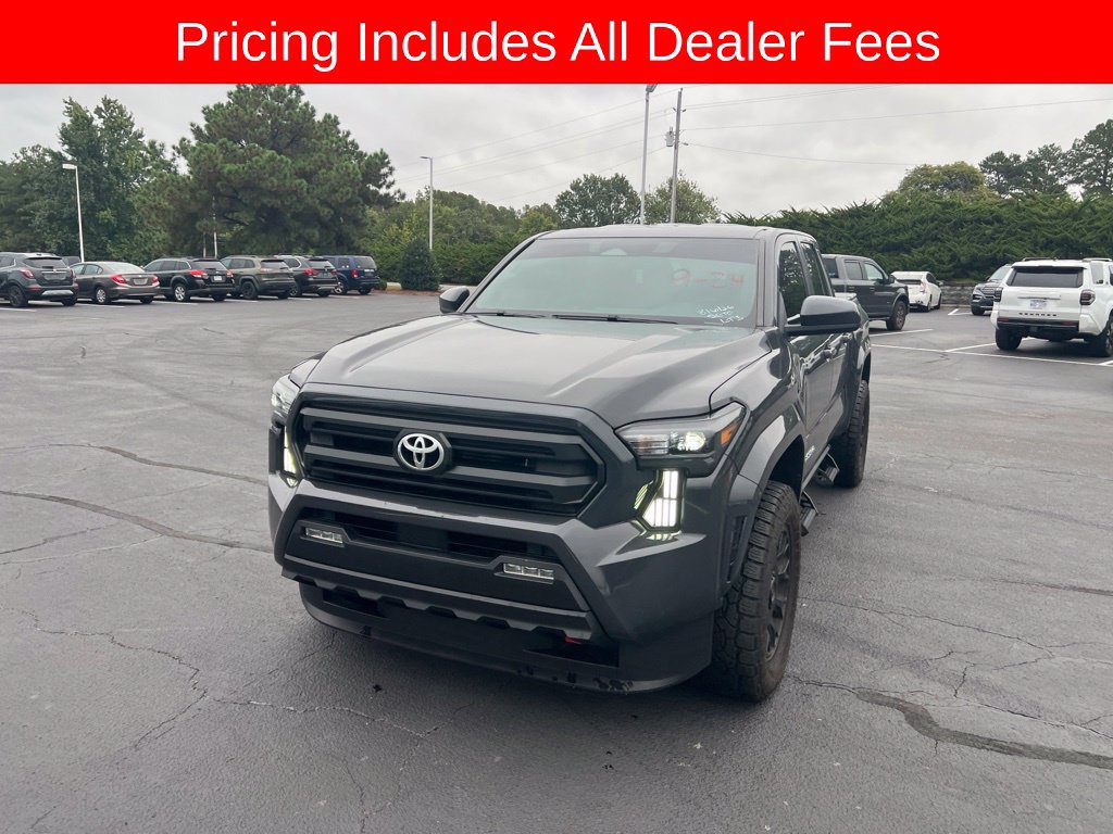 Used 2025 Toyota Tacoma SR5 AWD/4WD image 9