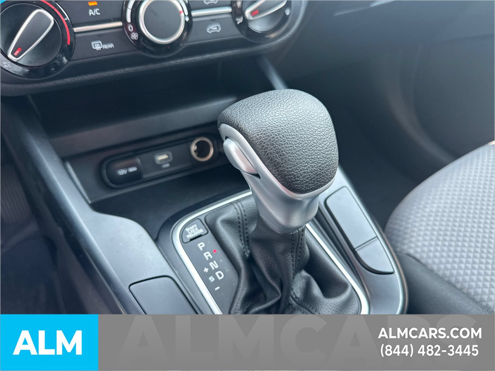 Used 2025 Kia Soul LX w/ LX Technology Package FWD image 33