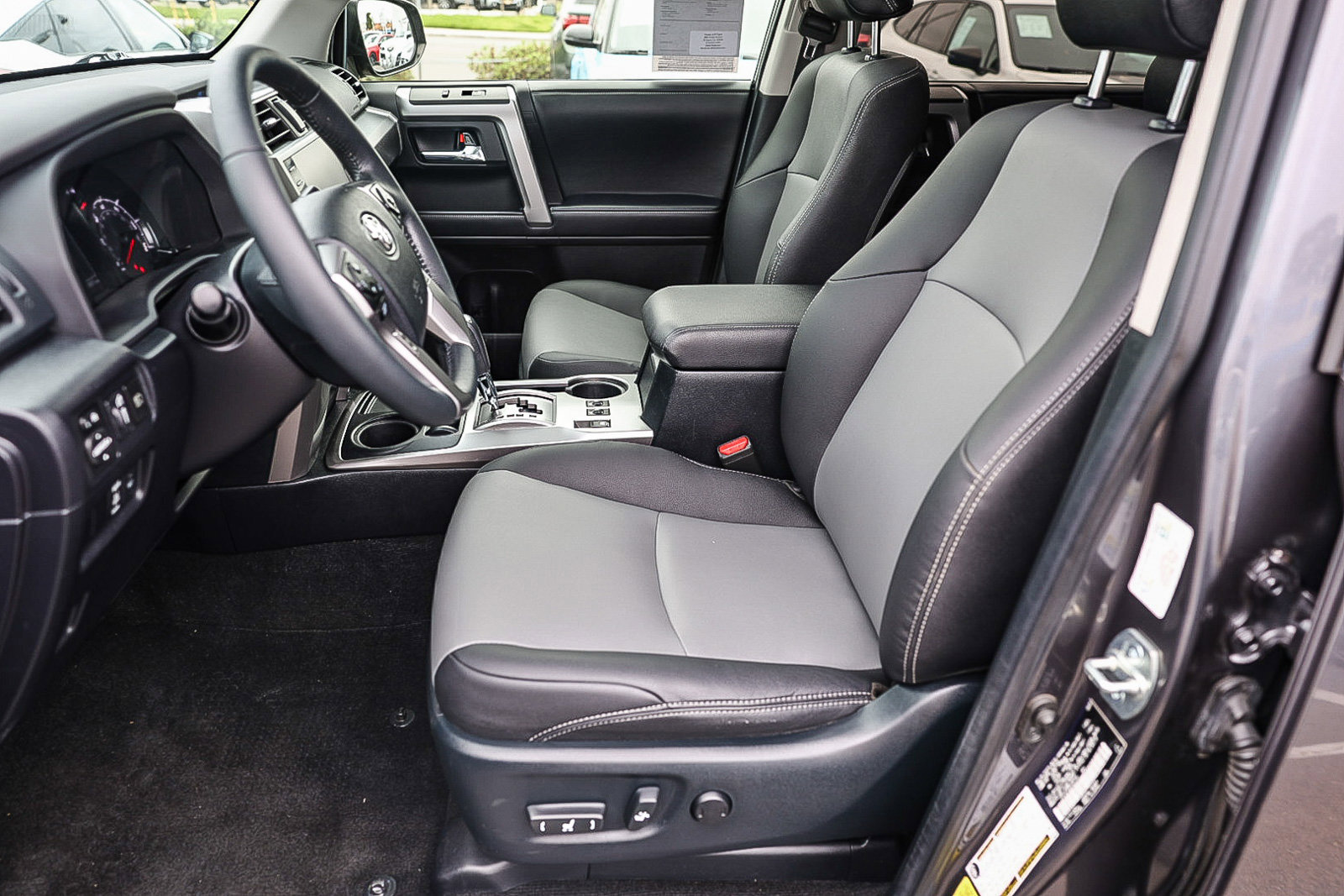 Used 2022 Toyota 4Runner SR5 Premium w/ Moonroof Package RWD image 10