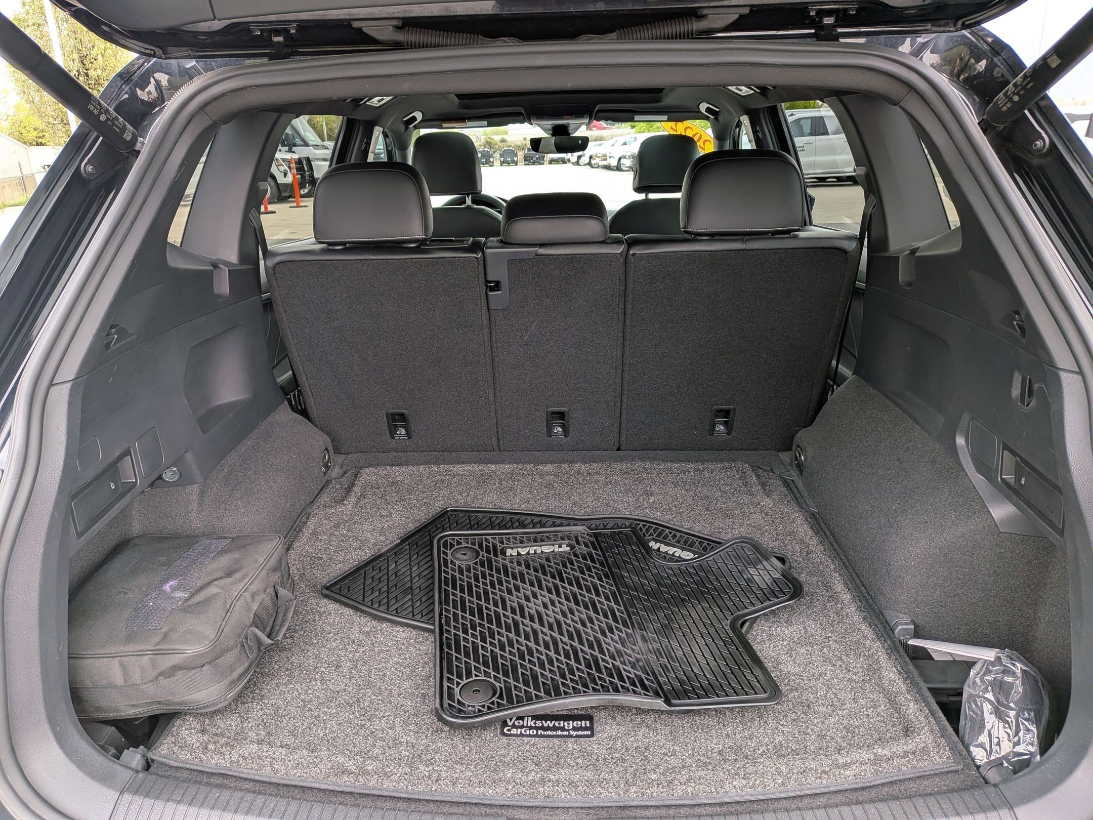 Used 2022 Volkswagen Tiguan SE R-Line image 30