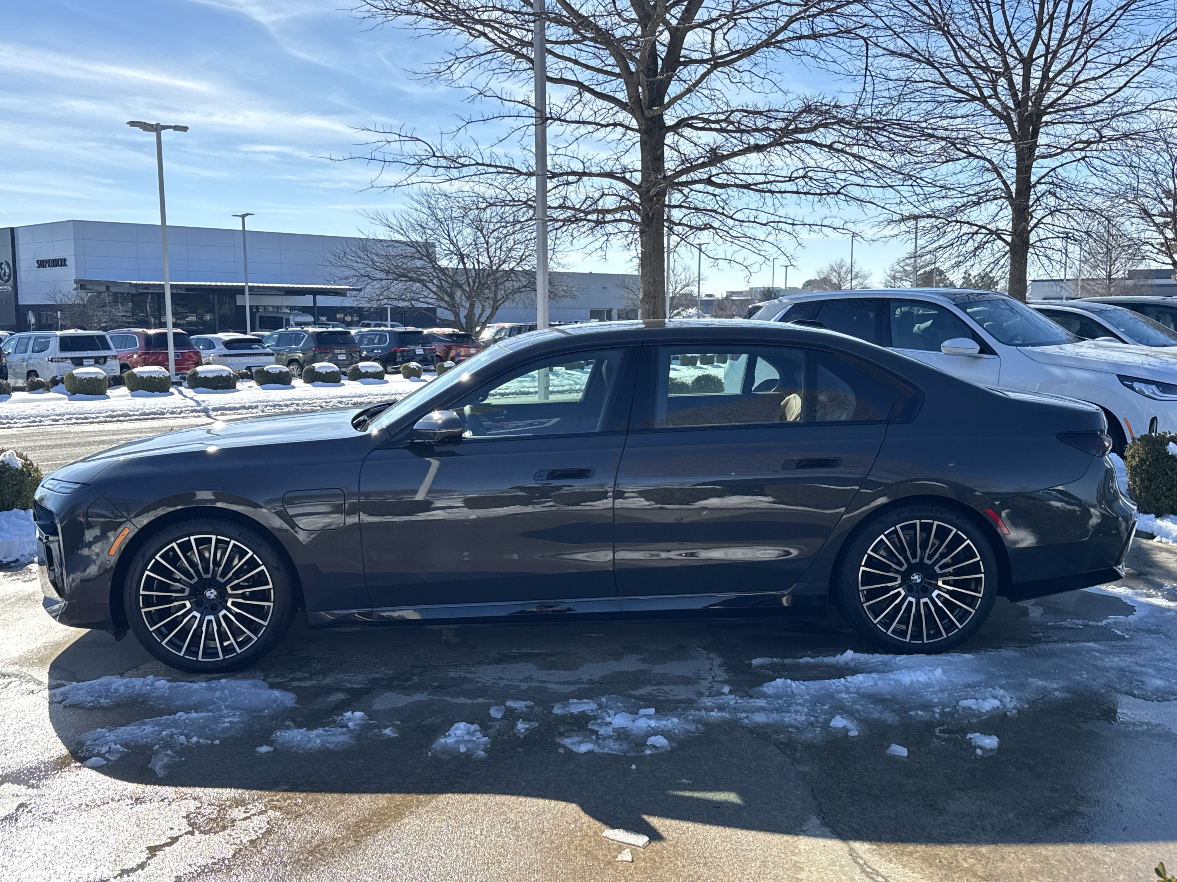 New 2026 BMW 750e xDrive w/ Luxury Rear Seating Package AWD/4WD image 2