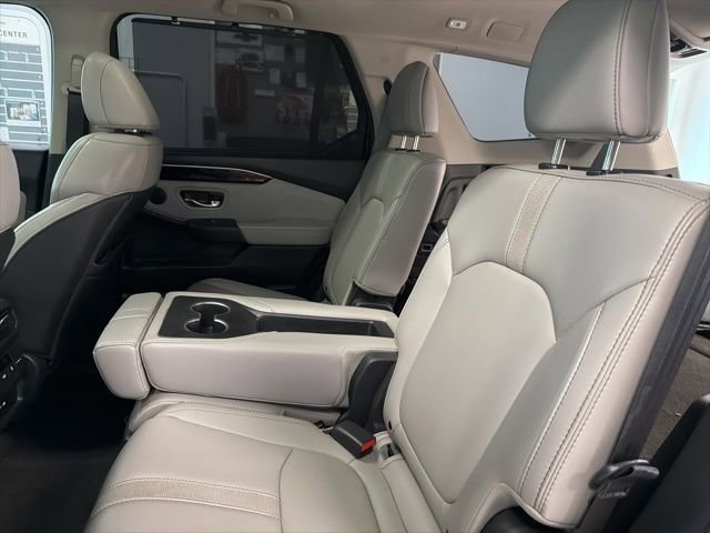 Used 2025 Honda Pilot Touring image 23