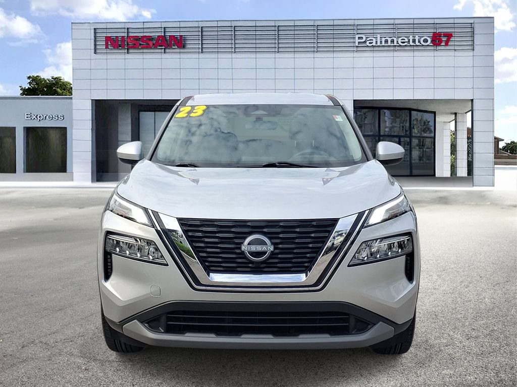 Certified 2023 Nissan Rogue SV FWD image 2