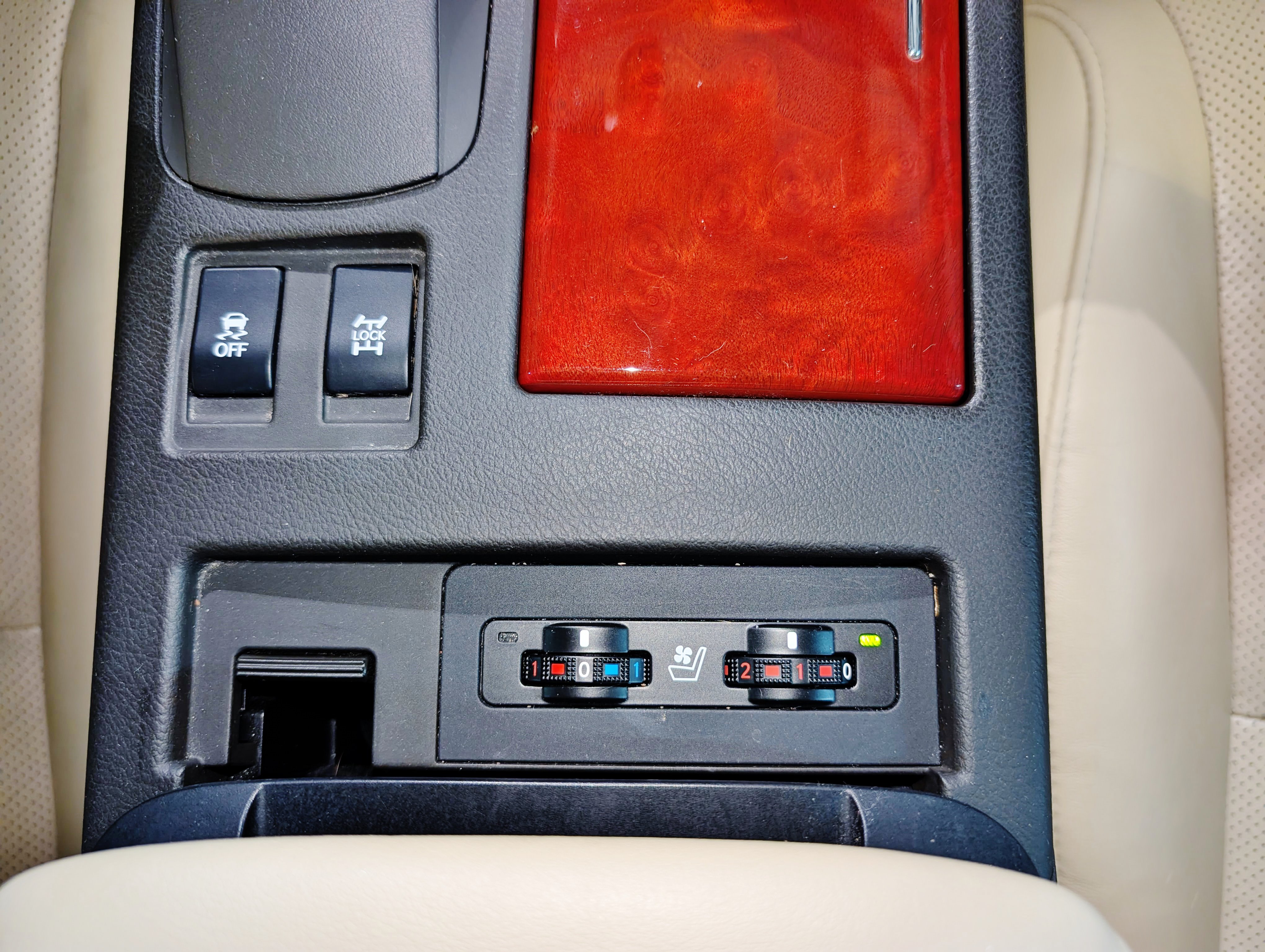 Used 2012 Lexus RX 350 AWD w/ Premium Pkg image 39