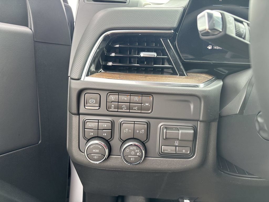 New 2026 Chevrolet Tahoe High Country AWD/4WD image 18