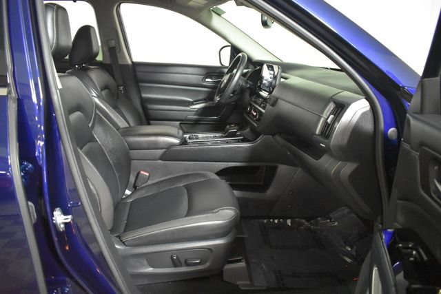 Used 2022 Nissan Pathfinder SL w/ SL Black Package AWD/4WD image 41
