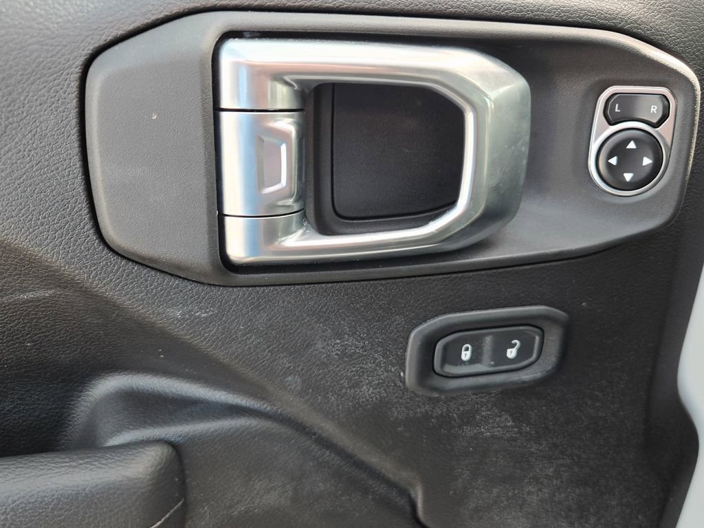 Used 2024 Jeep Wrangler Unlimited image 24