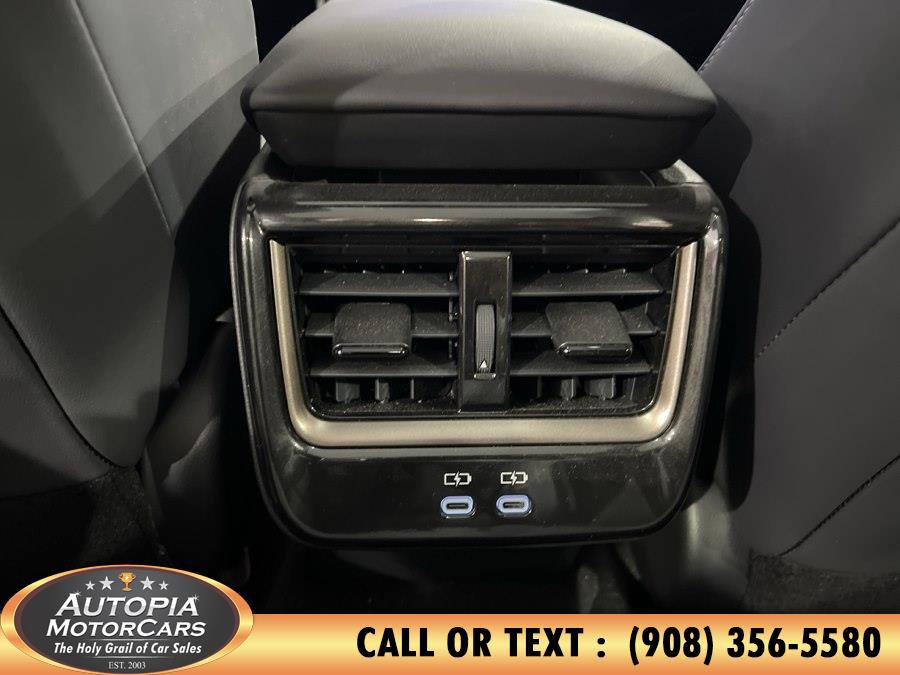 Used 2025 Toyota Crown Signia AWD/4WD image 20