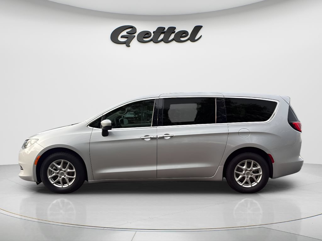 Used 2023 Chrysler Voyager LX FWD image 8