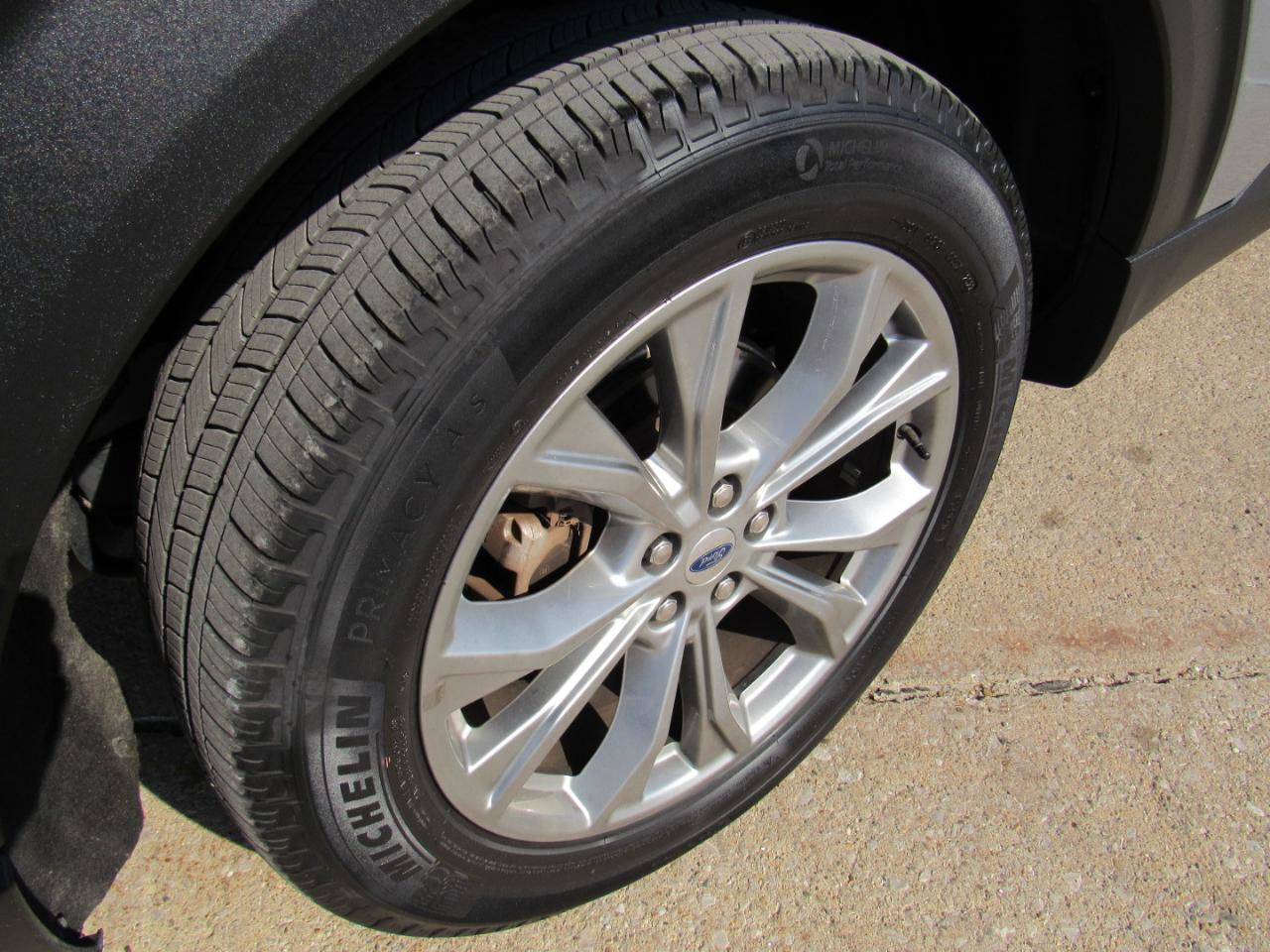 Used 2022 Ford Explorer Limited w/ Equipment Group 301A image 42