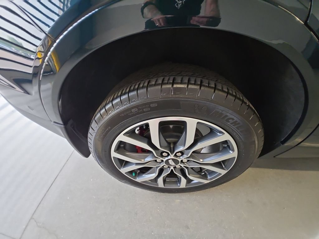Certified 2025 Cadillac XT5 Sportv w/ Technology Package AWD/4WD image 27