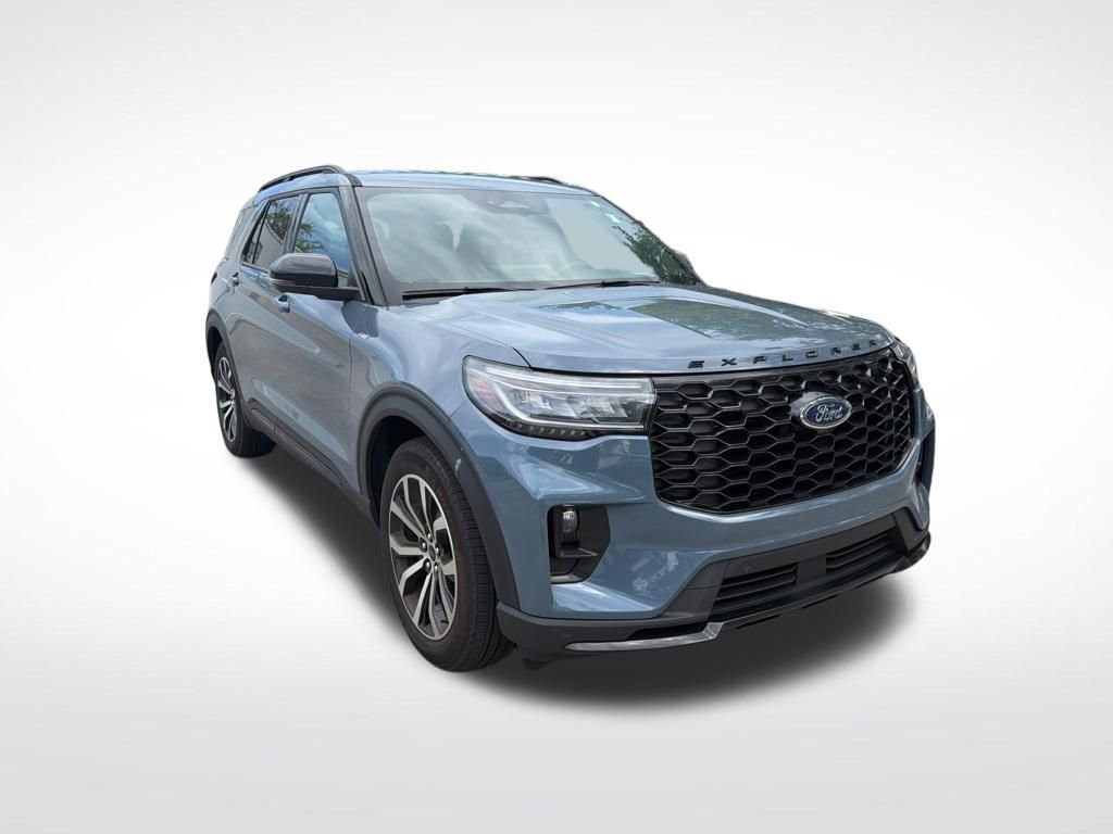 Used 2025 Ford Explorer ST-Line image 2