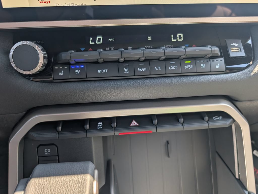 New 2026 Toyota Tundra Limited AWD/4WD image 17