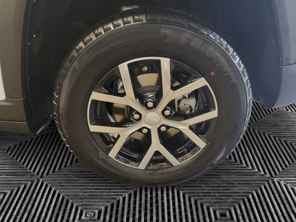 New 2025 Jeep Grand Cherokee Limited w/ Luxury Tech Group II image 16