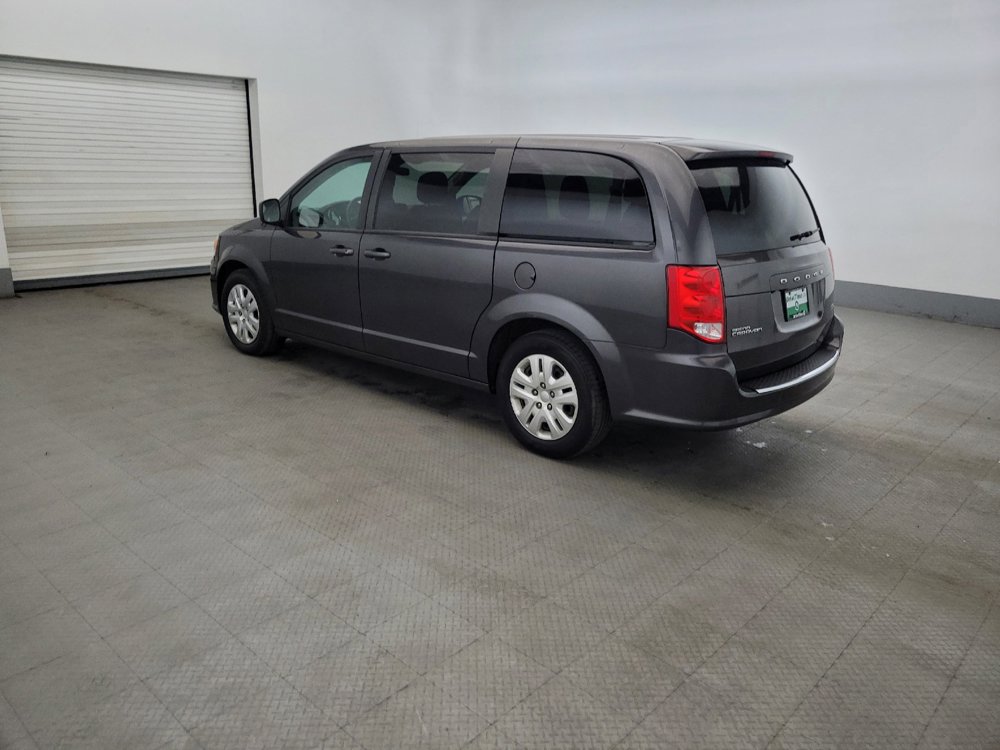 Used 2018 Dodge Grand Caravan SE FWD image 3