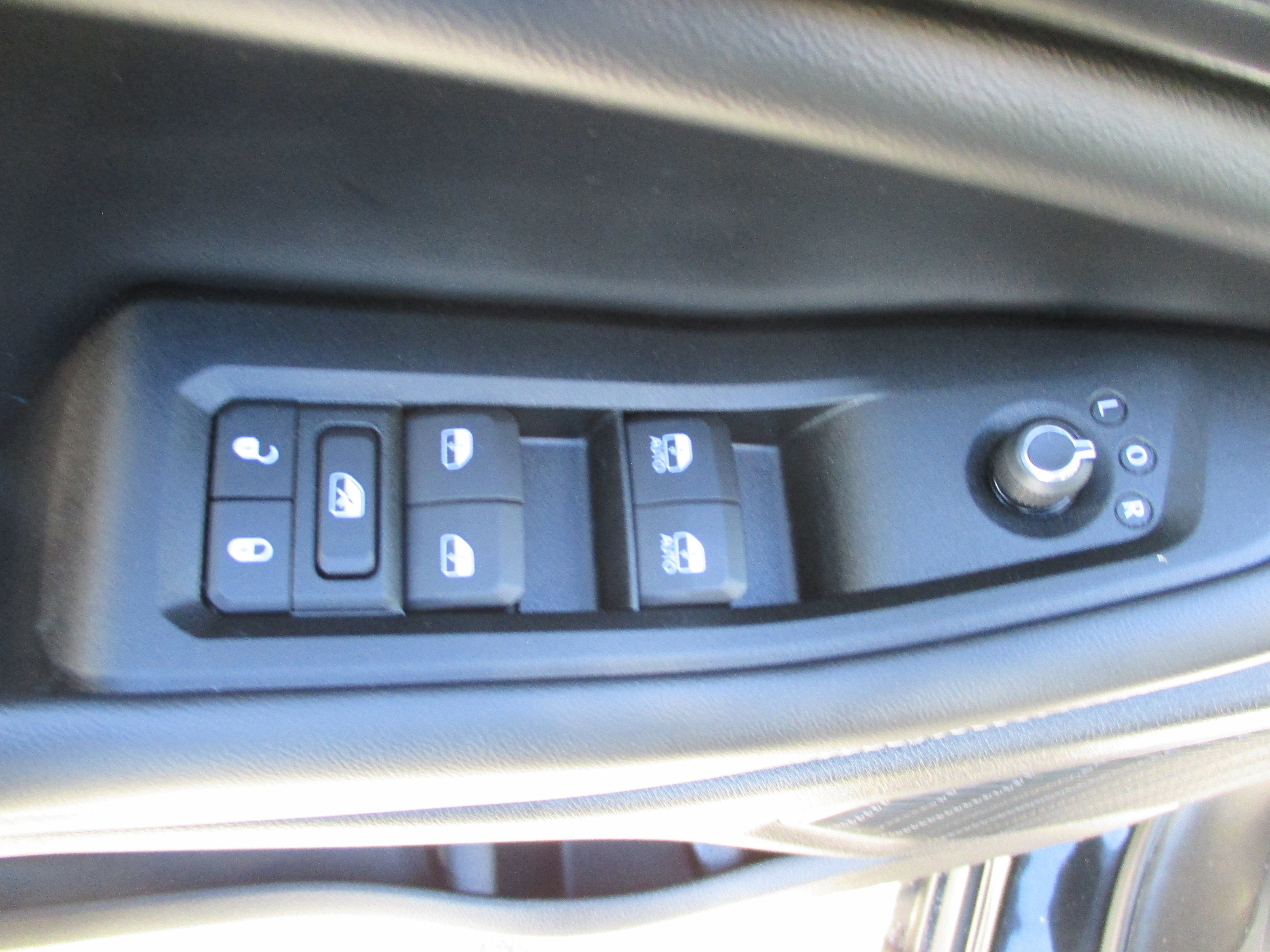 Used 2025 Jeep Grand Cherokee L Laredo w/ Luxury Tech Group I image 13