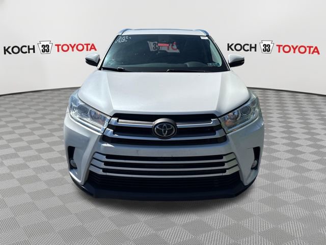 Used 2019 Toyota Highlander XLE AWD/4WD image 2