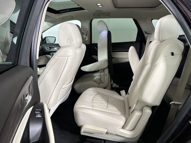 Used 2022 Buick Enclave Avenir image 34