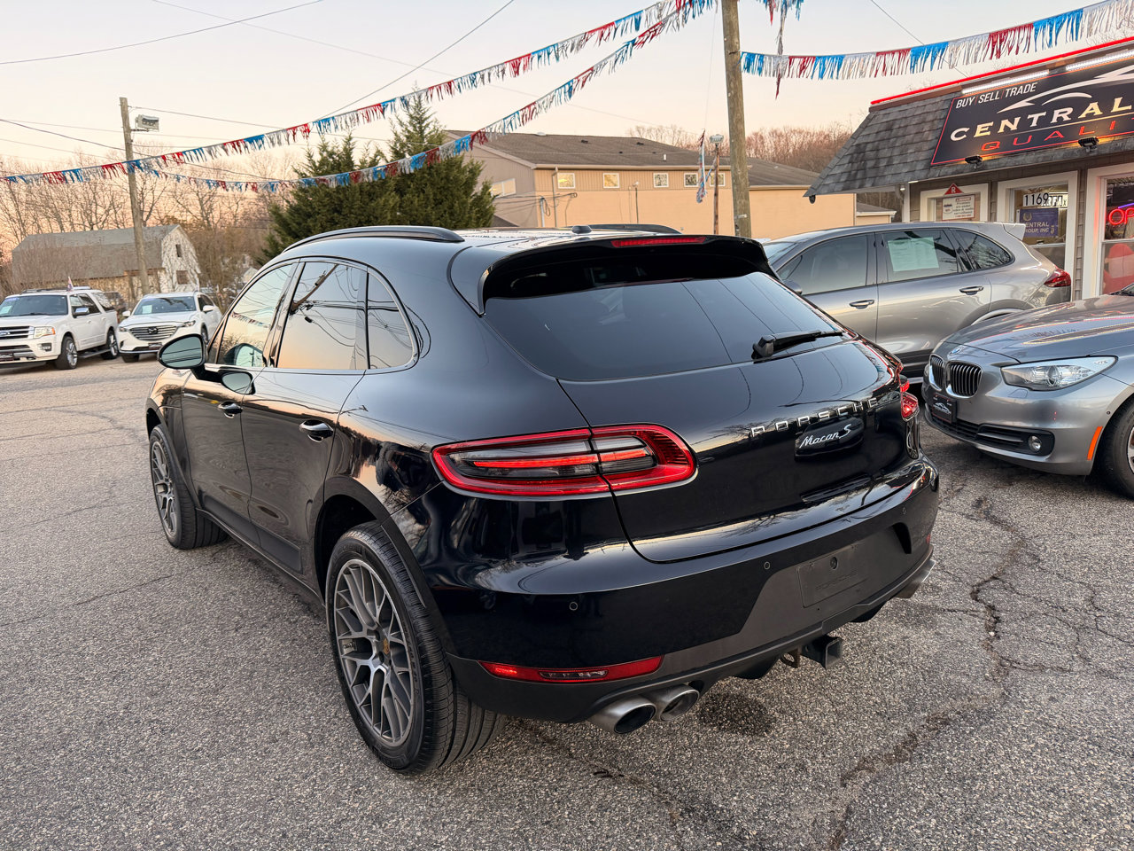 Used 2017 Porsche Macan S image 4