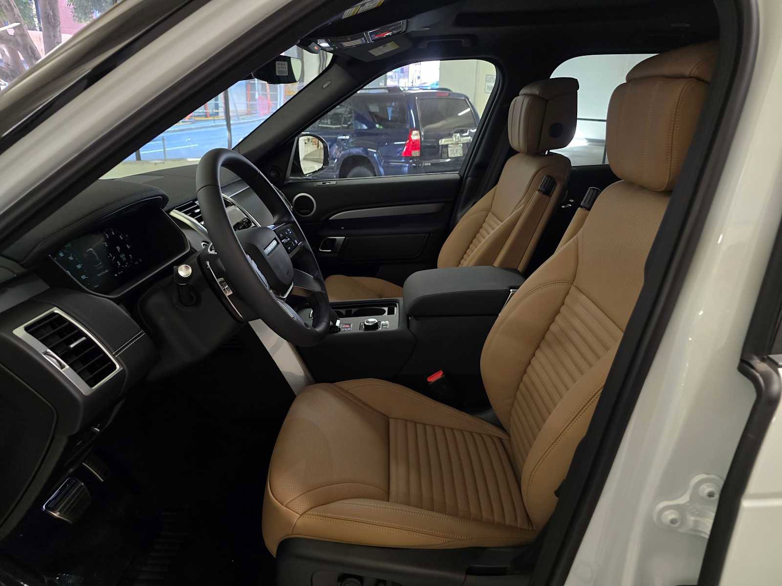 New 2026 Land Rover Discovery Limited Edition AWD/4WD image 21