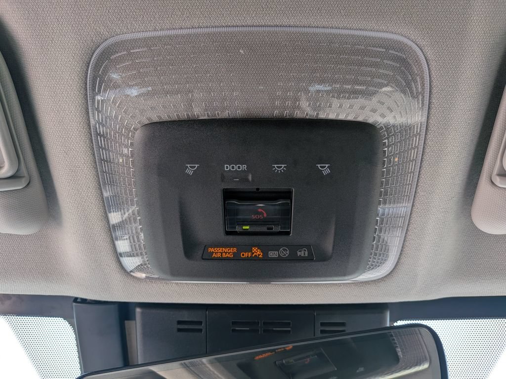 Used 2023 Toyota Prius XLE FWD image 21