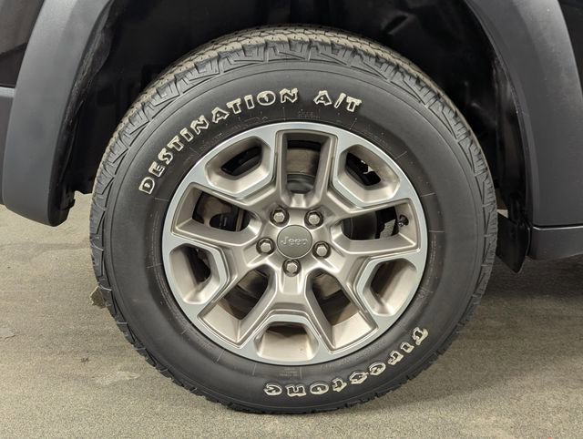 Used 2022 Jeep Cherokee Trailhawk AWD/4WD image 13