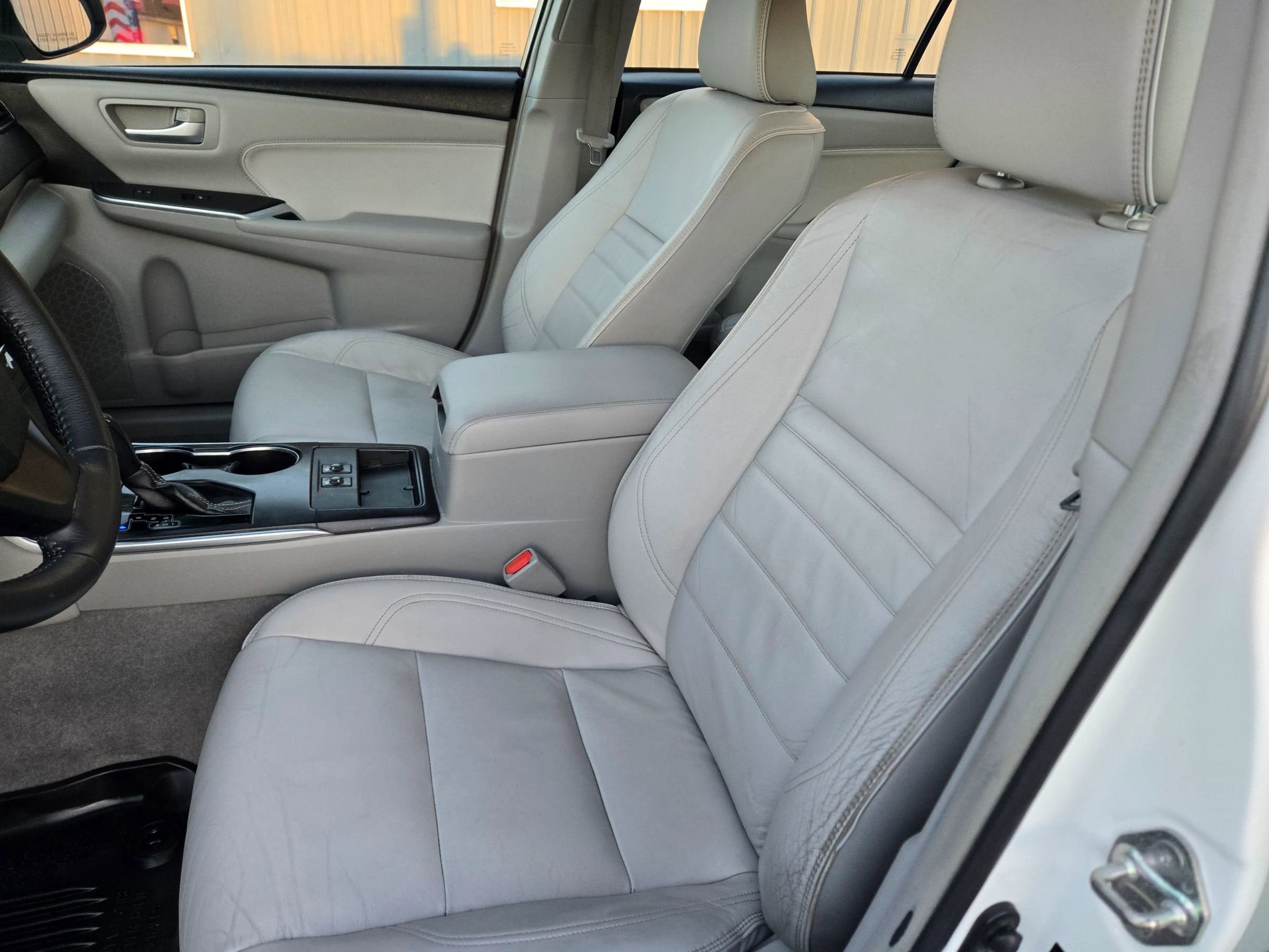 Used 2017 Toyota Camry XLE image 34