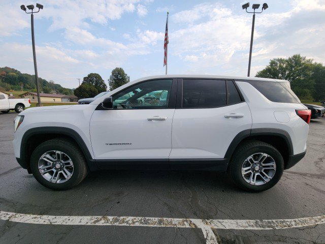 Used 2025 GMC Terrain Elevation image 2