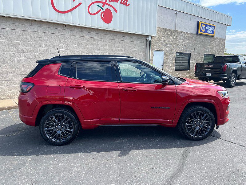 Used 2024 Jeep Compass Limited w/ Driver Assist Group I AWD/4WD image 9